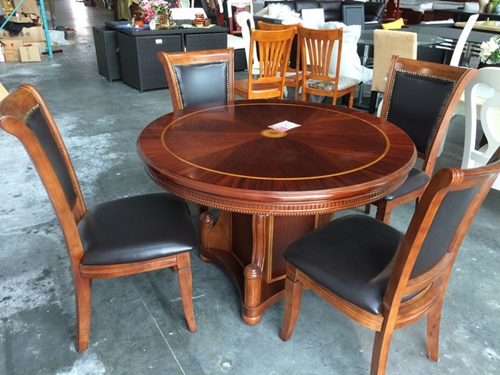 Round Solid Wood Table (2622)